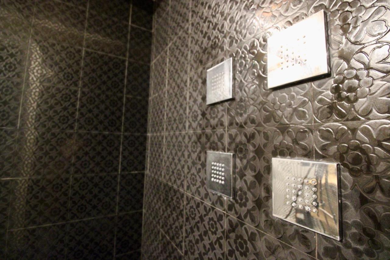 Luxury Suite Apartment Angiolieri Сиена Экстерьер фото