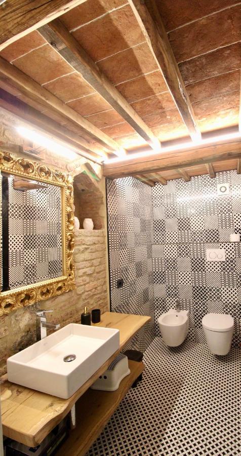 Luxury Suite Apartment Angiolieri Сиена Экстерьер фото