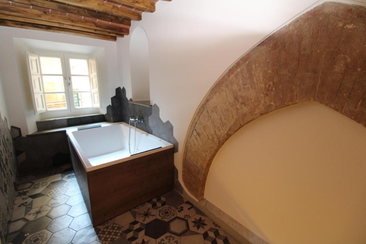 Luxury Suite Apartment Angiolieri Сиена Экстерьер фото